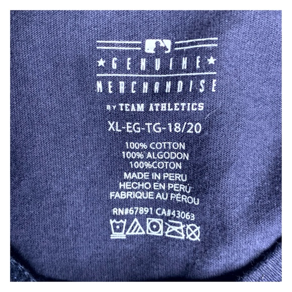 Yankee t-shirt size XL-EG-TG, 18-20 with NWT Yankee baseball cap! - Picture 2 of 8